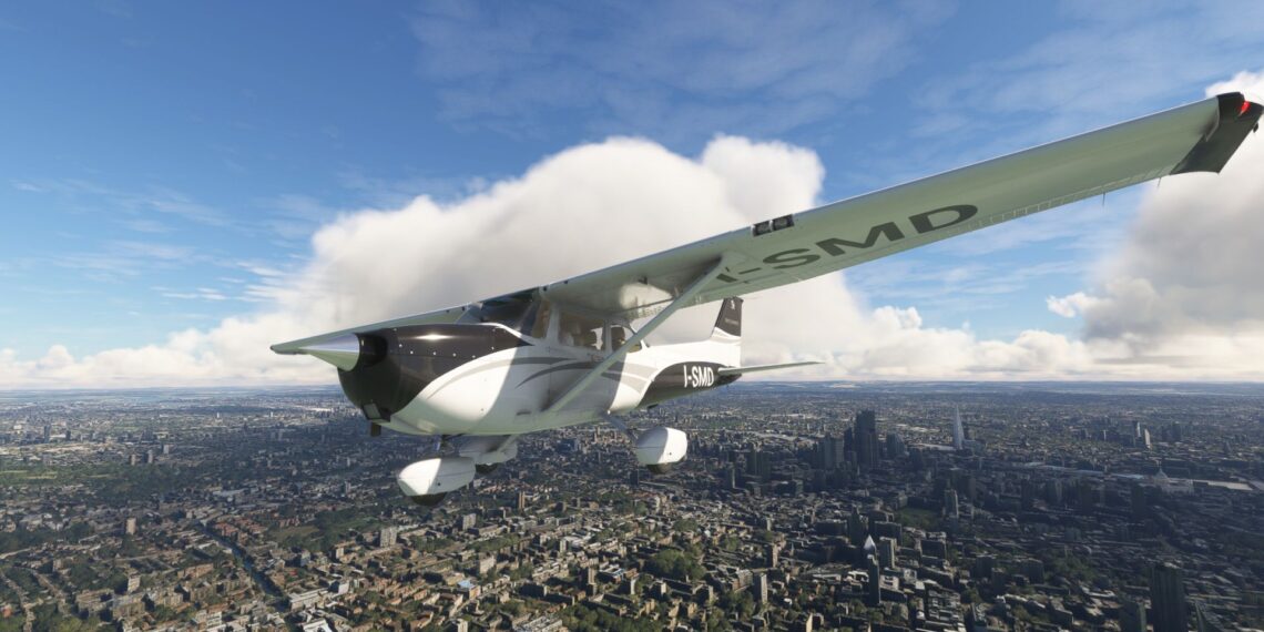 Microsoft Flight Simulator Cessna 172 Skyhawk flying over London