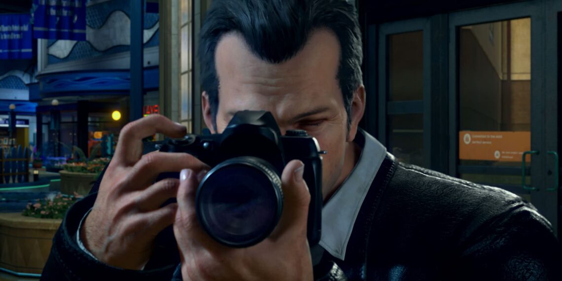 Frank with camera in Dead Rising Deluxe Remaster